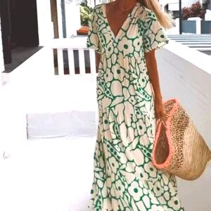 TLUSE Green Short Sleeve Maxi Dress (Brand New!)